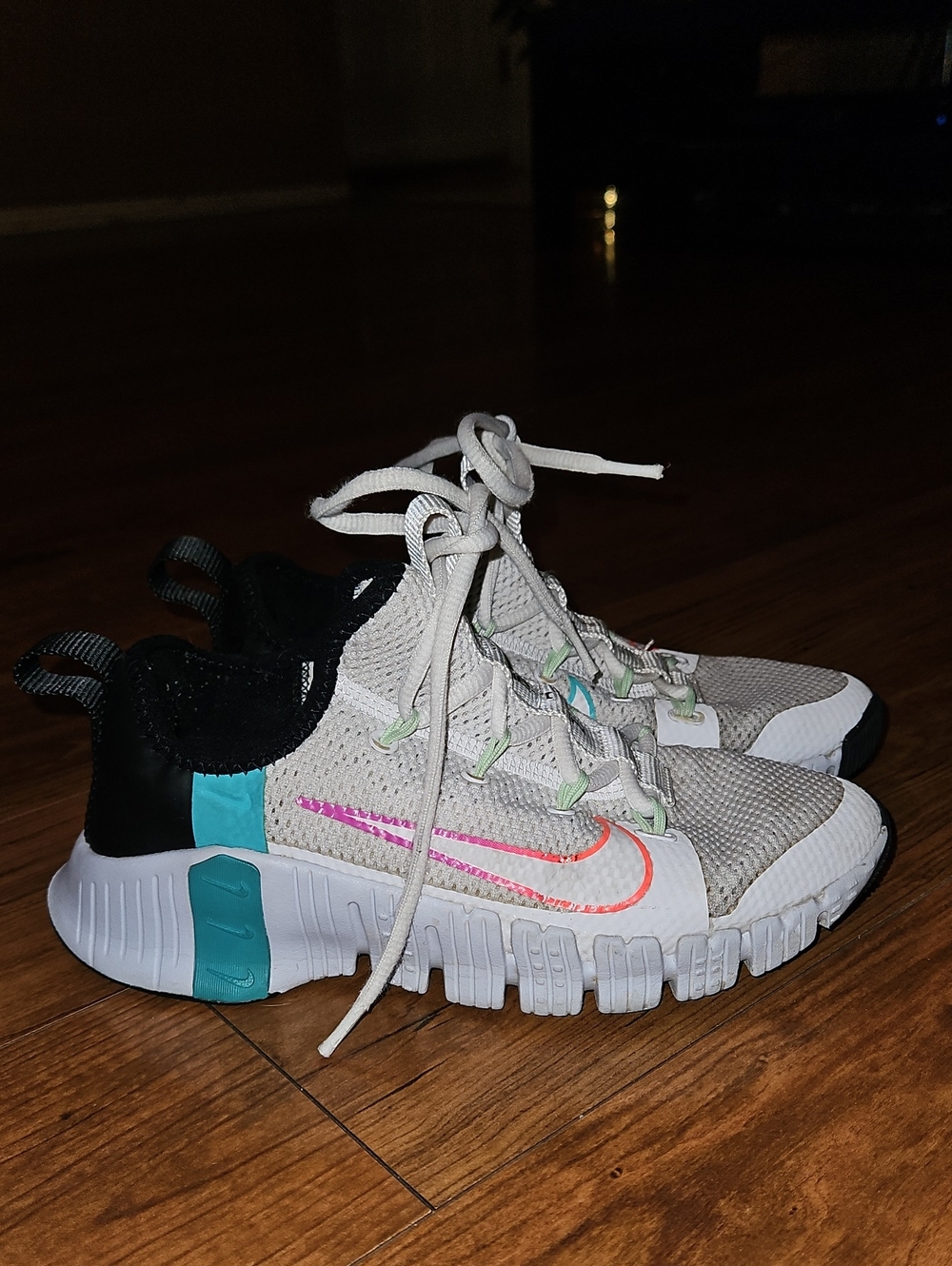 Womens White Athletic Sneakers with Pink and Teal Accents Size 6.5